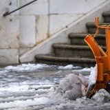 Le Conseil fédéral demande 8,8 milliards de francs pour l'entretien des routes nationales entre 2024 et 2027, notamment pour le déneigement (archives).